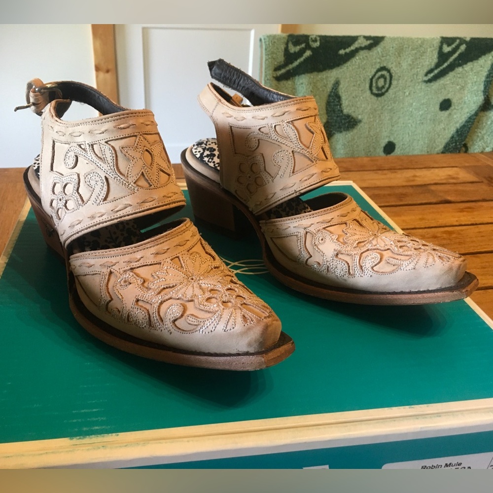 Lane Boots - Robin Mule size 7.5 bone